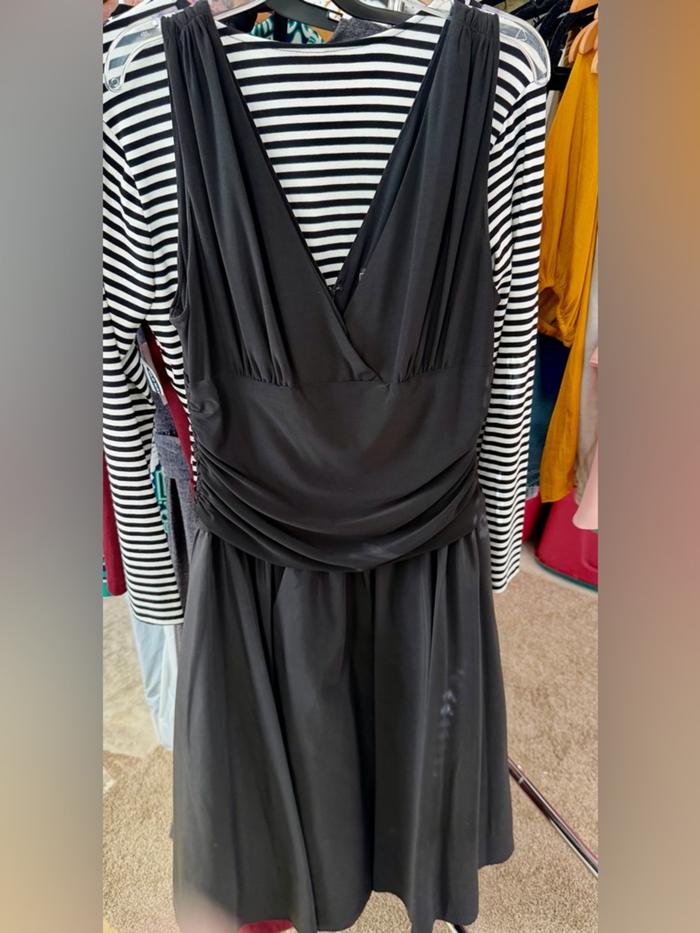 Jessica Howard Black V-Neck Sleeveless Cocktail Dress